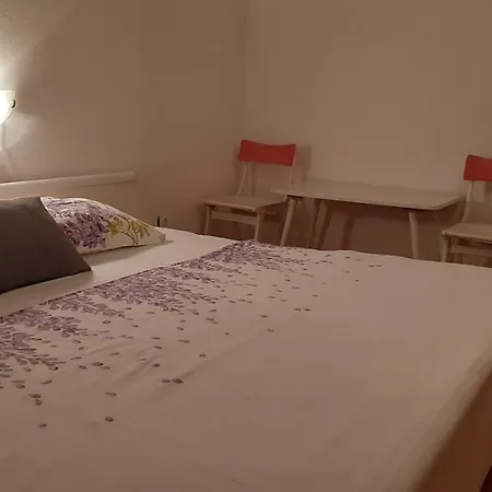 Triple Palit 2009c Guest house